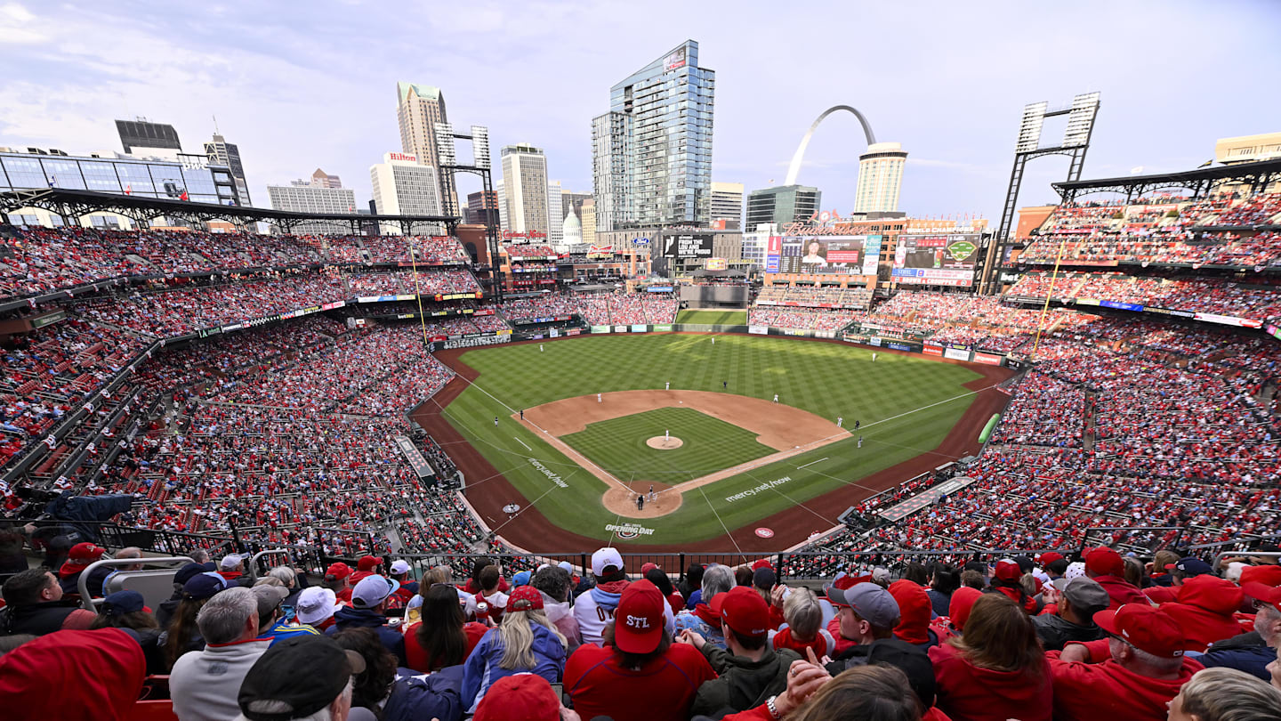 Slow Market Gives Cardinals Chance to Bring St. Louis Native Home