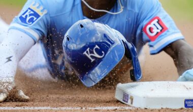Royals Re-Sign Former 1st-Round Outfielder