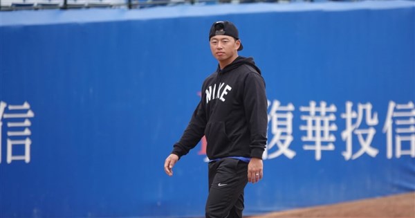 Cheng Tsung-che waived by Rays after being claimed from Pirates