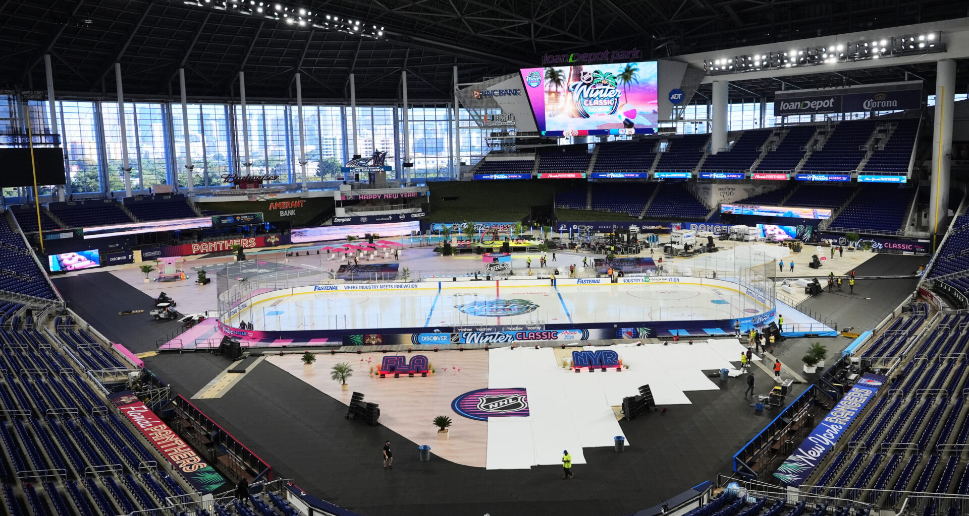 Outdoor hockey. In Miami. It's finally going to happen on Friday, when Panthers play Rangers