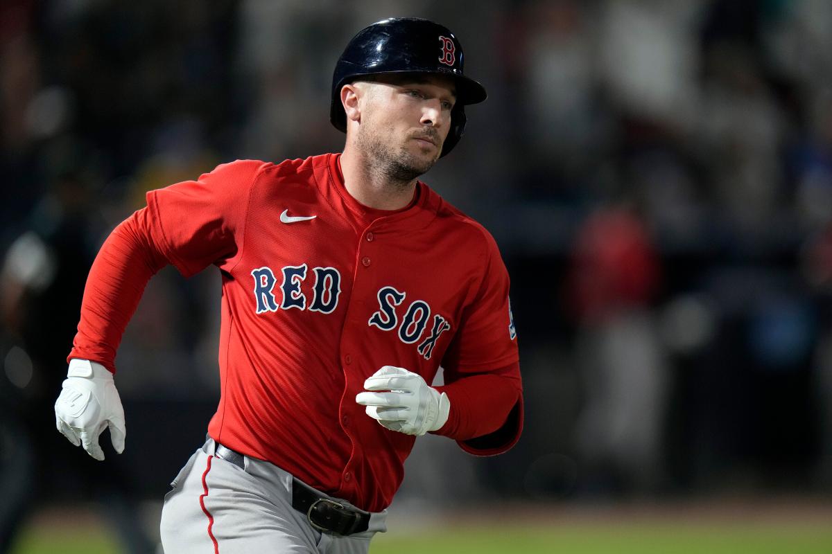 Alex Bregman signs $175 million deal with Cubs to end free agency frenzy