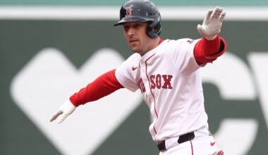 Alex Bregman chooses Cubs over Red Sox