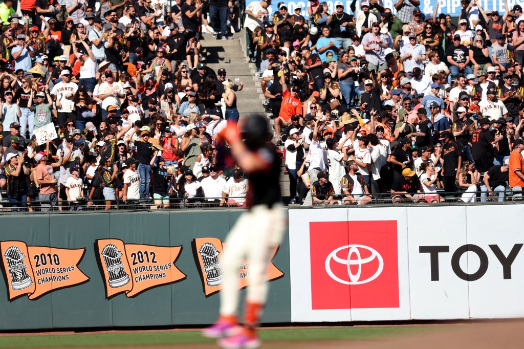 SF Giants sign highly touted shortstop Luis Hernandez