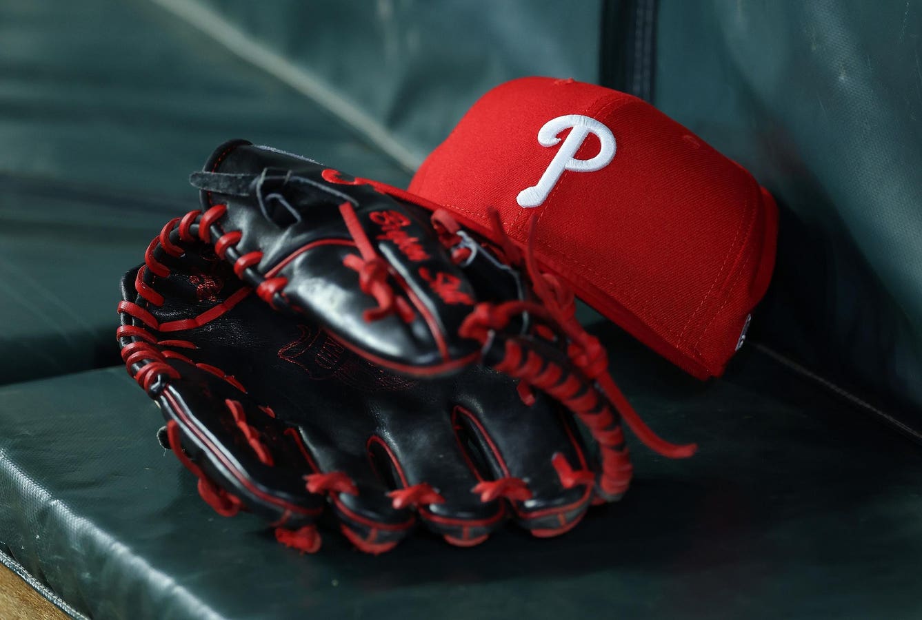 Phillies Sign 17-Year-Old Prospect With Insane Player Comp