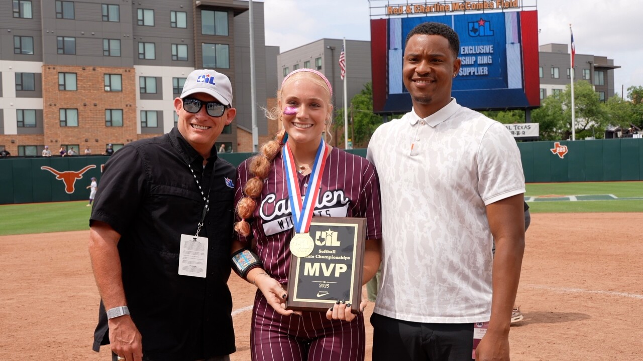 Calallen's Braelyn Bailey named MVP