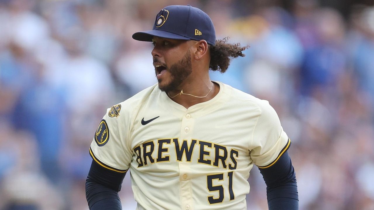 Mets acquire Brewers' Freddy Peralta for Brandon Sproat, Jett Williams