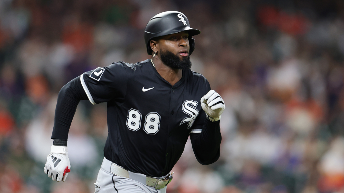 Mets acquire Luis Robert Jr.: White Sox outfielder traded to new-look New York team