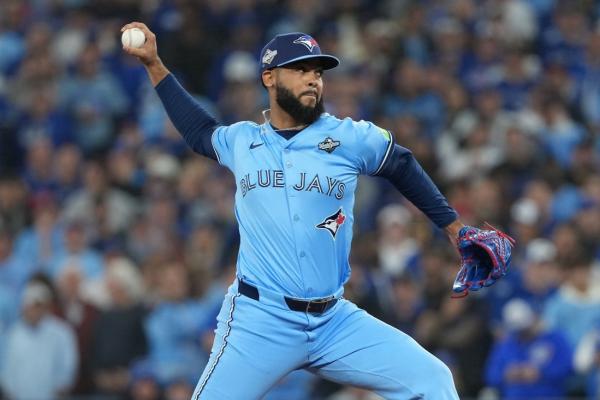 Report: White Sox signing RHP Seranthony Dominguez