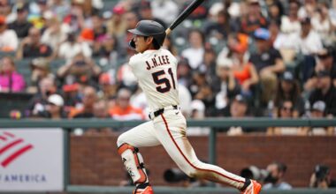 Giants outfielder Jung Hoo Lee detained at LAX