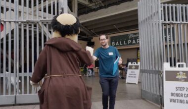 Donate blood and get Padres t-shirt through Saturday