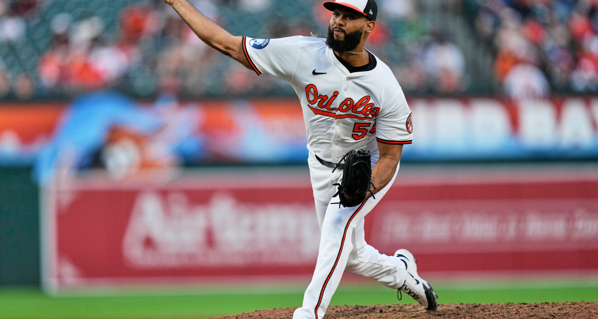 Right-hander Serathony Domínguez and the Chicago White Sox finalize $20 million, 2-year contract