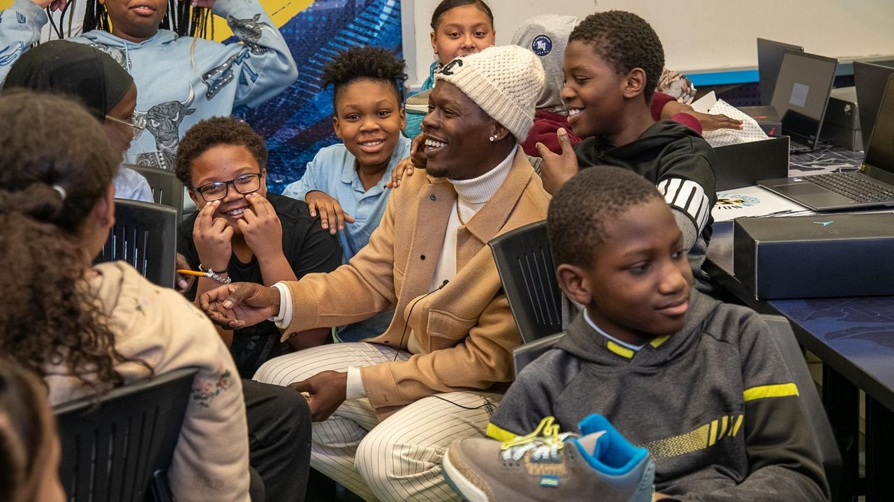 Jazz Chisholm Jr. shows why he was born to play in the Bronx