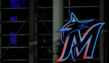 Red Sox Gold Glover Predicted to Sign With Marlins in Free Agency