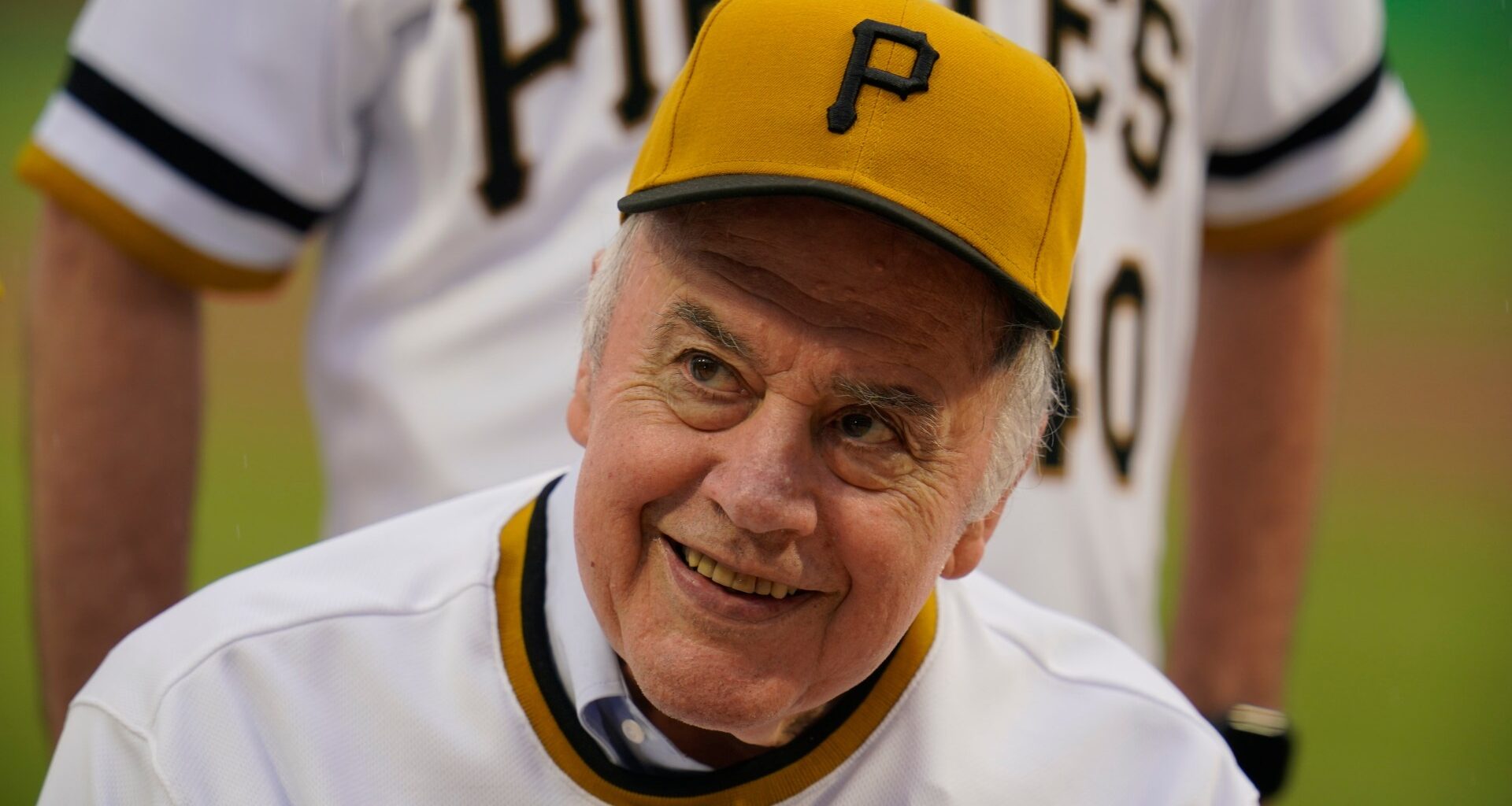 Tributes pour in for World Series winner and MLB pioneer Dave Giusti after his death aged 86