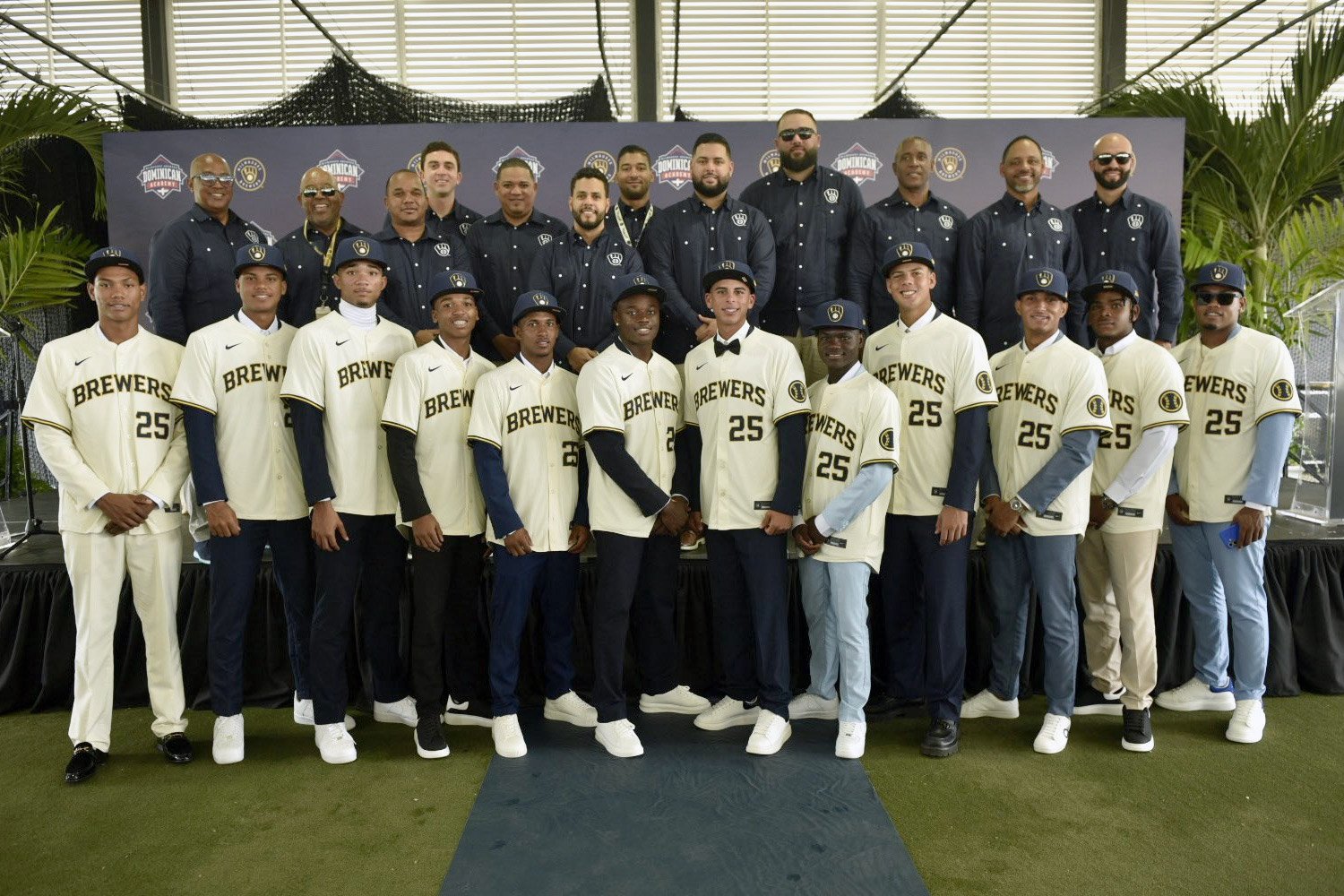 Scouting All 22 Players Of The Brewers' 2026 International Free Agent Class - Minor Leagues