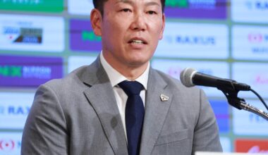 WBC出場予定の選手発表会見を行った侍ジャパン・井端弘和監督　（カメラ・堺　恒志）