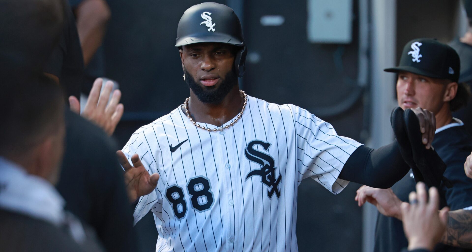 Luis Robert Jr. Traded to Mets From White Sox Amid Cody Bellinger Contract Rumors