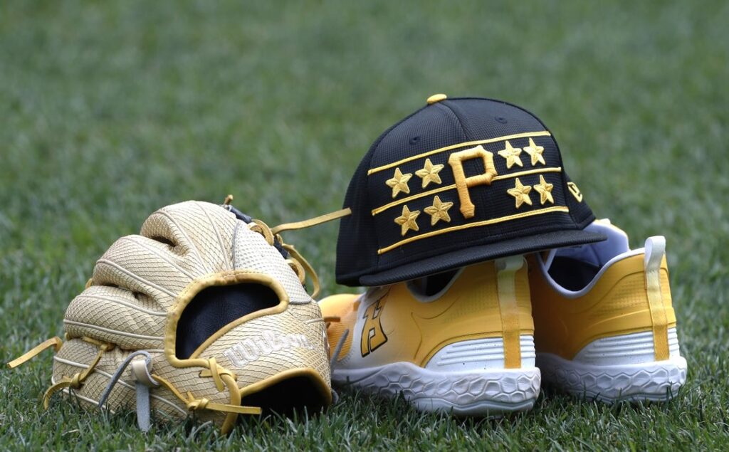 pittsburgh pirates cap glove