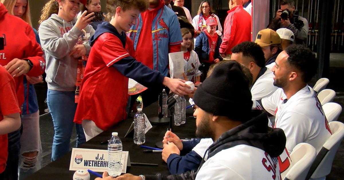 St. Louis Cardinals make stop in Joplin to meet fans | Top Stories