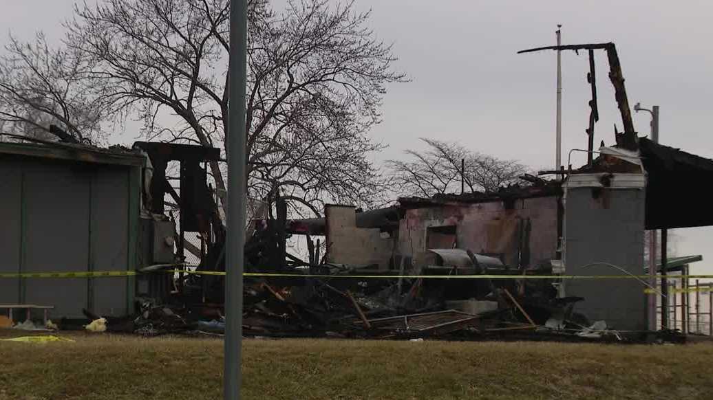 Fort Des Moines Little League snack shack catches fire