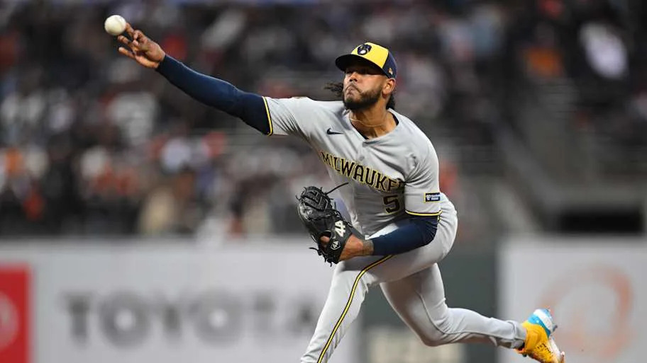 Milwaukee Brewers pitcher Freddy Peralt