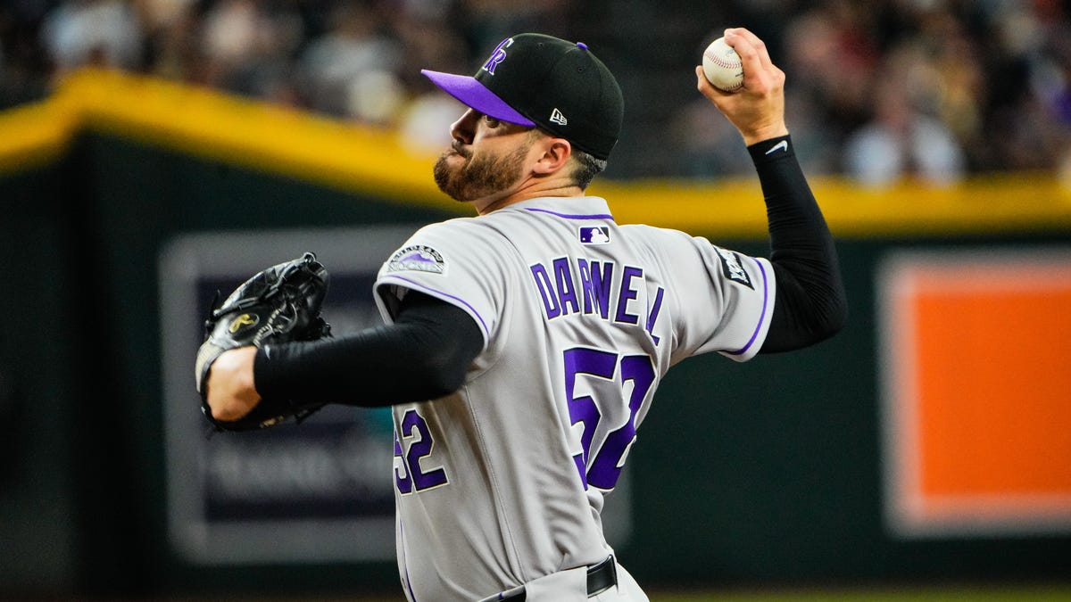 Detroit Tigers re-sign Michigan native Dugan Darnell to minor leagues