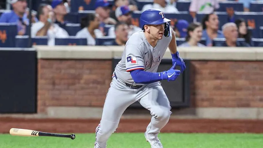 Texas Rangers Wyatt Langford running the base