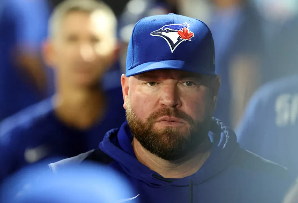 Toronto Blue Jays manager John Schneider (14) © Kim Klement Neitzel-Imagn Images