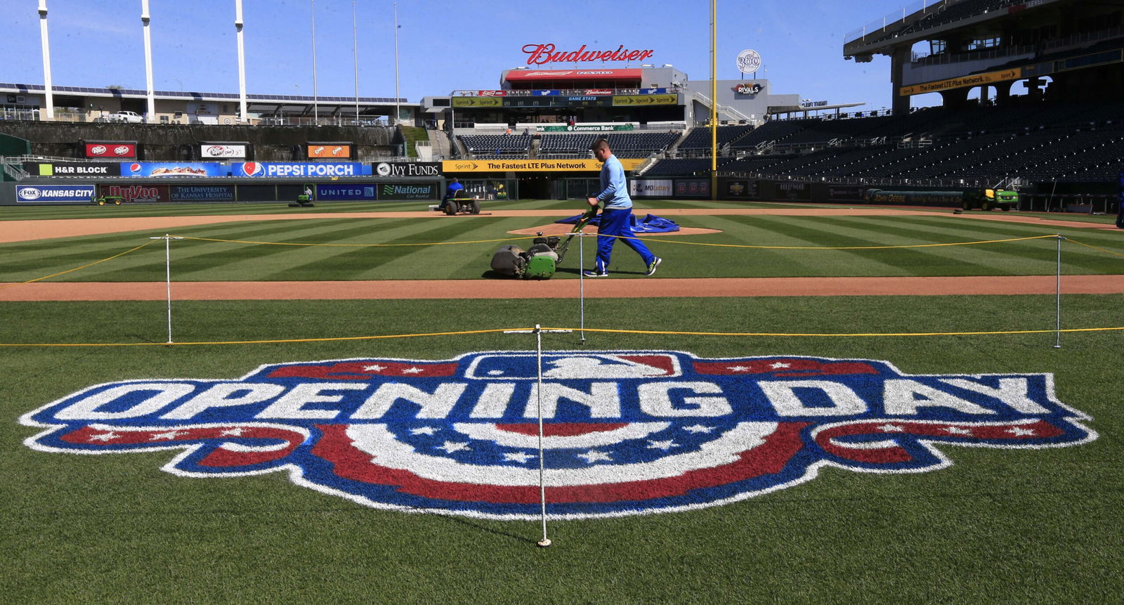 Changes come to outfield fence at Kauffman Stadium