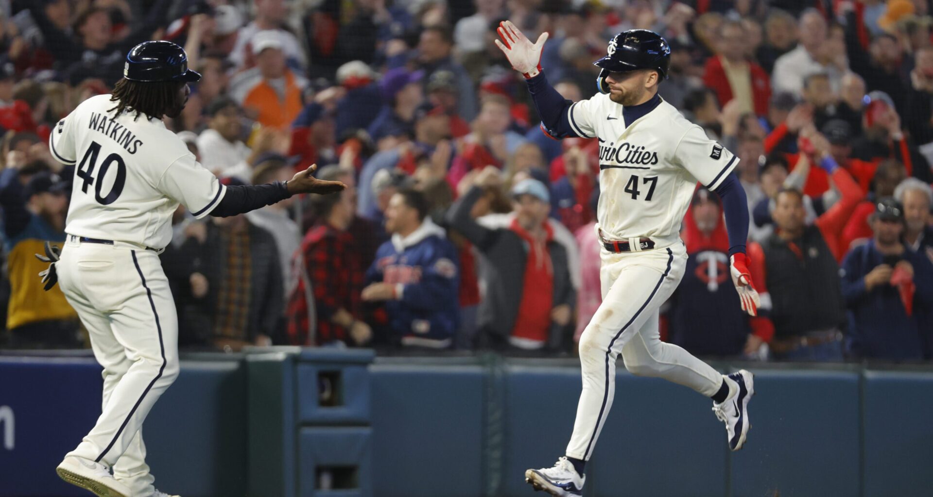 Twins trade Julien, Ohl to Rockies for minor league pitcher Kaminska