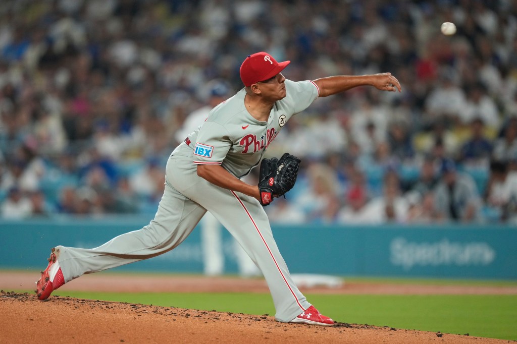 Red Sox make first free agency splash, add elite NL starter Suárez