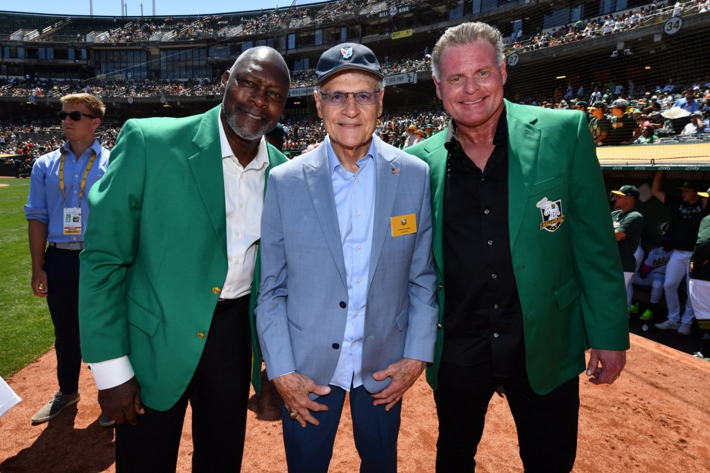 Tony La Russa shares Dave Stewart's hidden talent: A's legend can sing