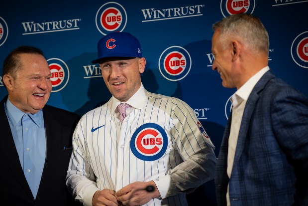 The Chicago Cubs, with team president Jed Hoyer at right, and agent Scott Boras at left, introduce recently signed third baseman Alex Bregman at a press conference at Cubs offices, Thursday, Jan. 15, 2026. (E. Jason Wambsgans/Chicago Tribune)