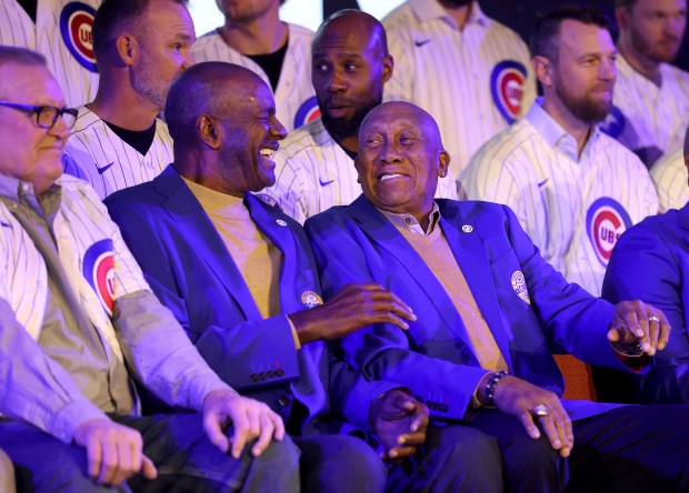 Former Chicago Cubs pitchers Lee Smith and Fergie Jenkins (right) share a laugh during day 1 of the Cubs Convention at the Sheraton Grand Chicago on Friday, Jan. 16, 2026. (Chris Sweda/Chicago Tribune)