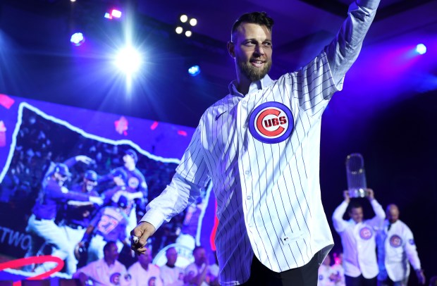 Former Chicago Cubs player Ben Zobrist waves to fans as the 2016 World Series team is introduced during day 1 of the Cubs Convention at the Sheraton Grand Chicago on Friday, Jan. 16, 2026. (Chris Sweda/Chicago Tribune)