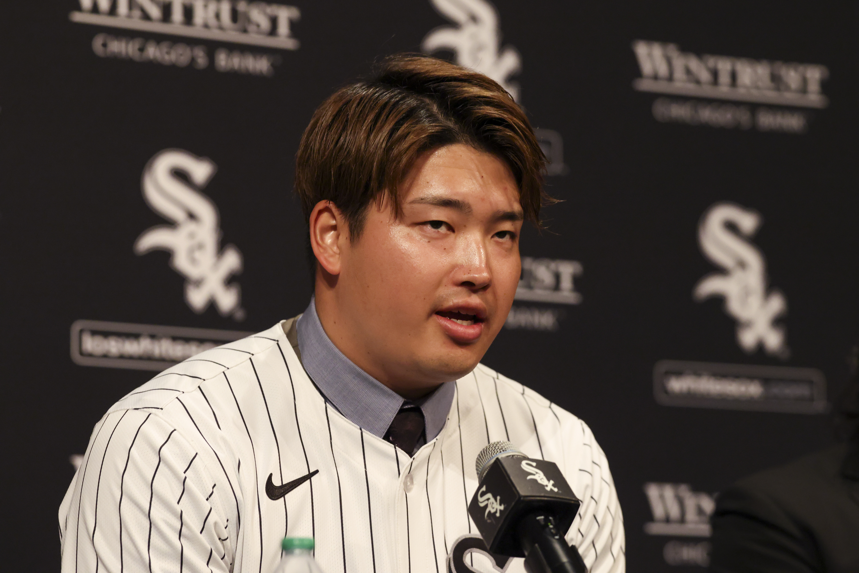 New Chicago White Sox player Munetaka Murakami gives a speech...