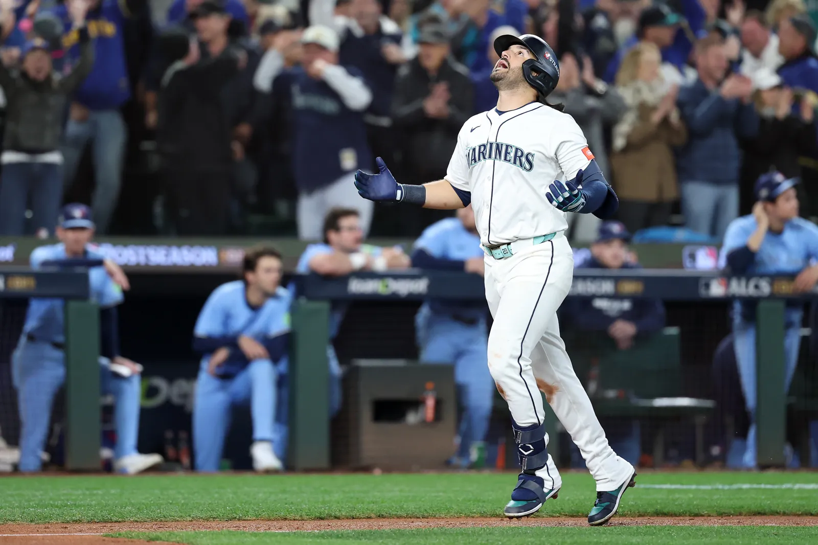 Seattle Mariners infielder Eugenio Suárez