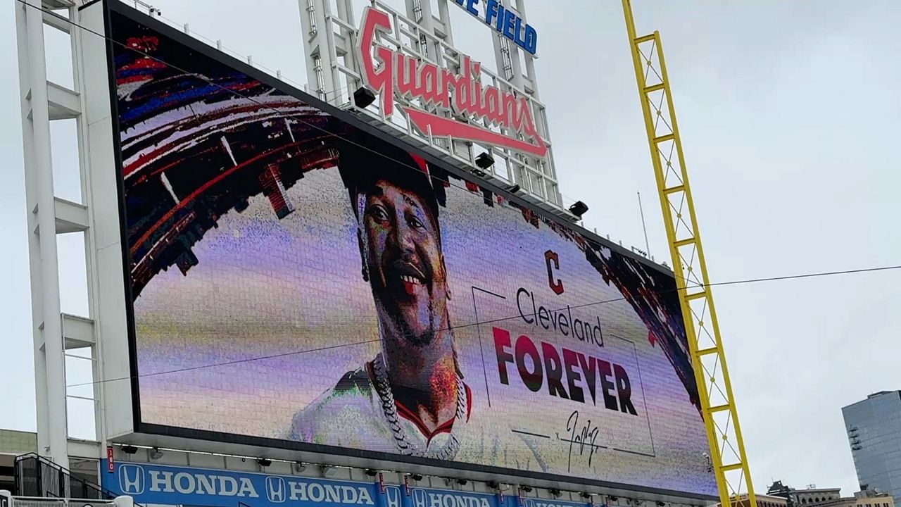 Cleveland Guardians sign José Ramírez to historic extension