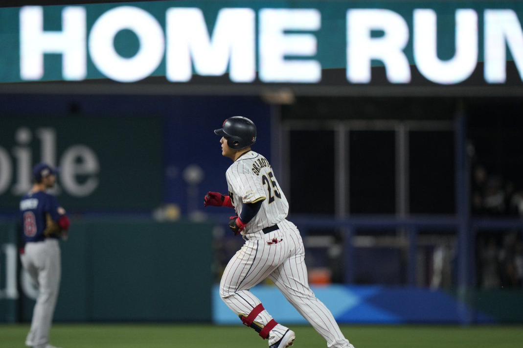 Blue Jays make Kazuma Okamoto signing official