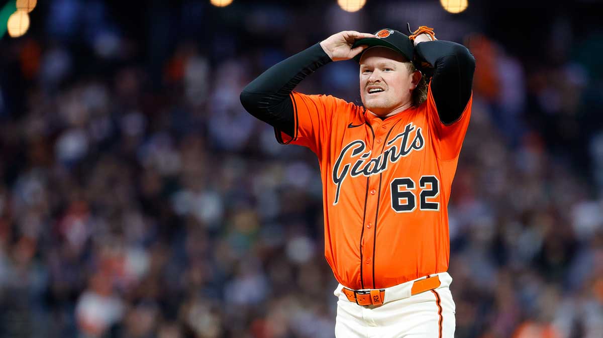 San Francisco Giants pitcher Logan Webb (62) reacts during the fourth inning against the New York Mets at Oracle Park.