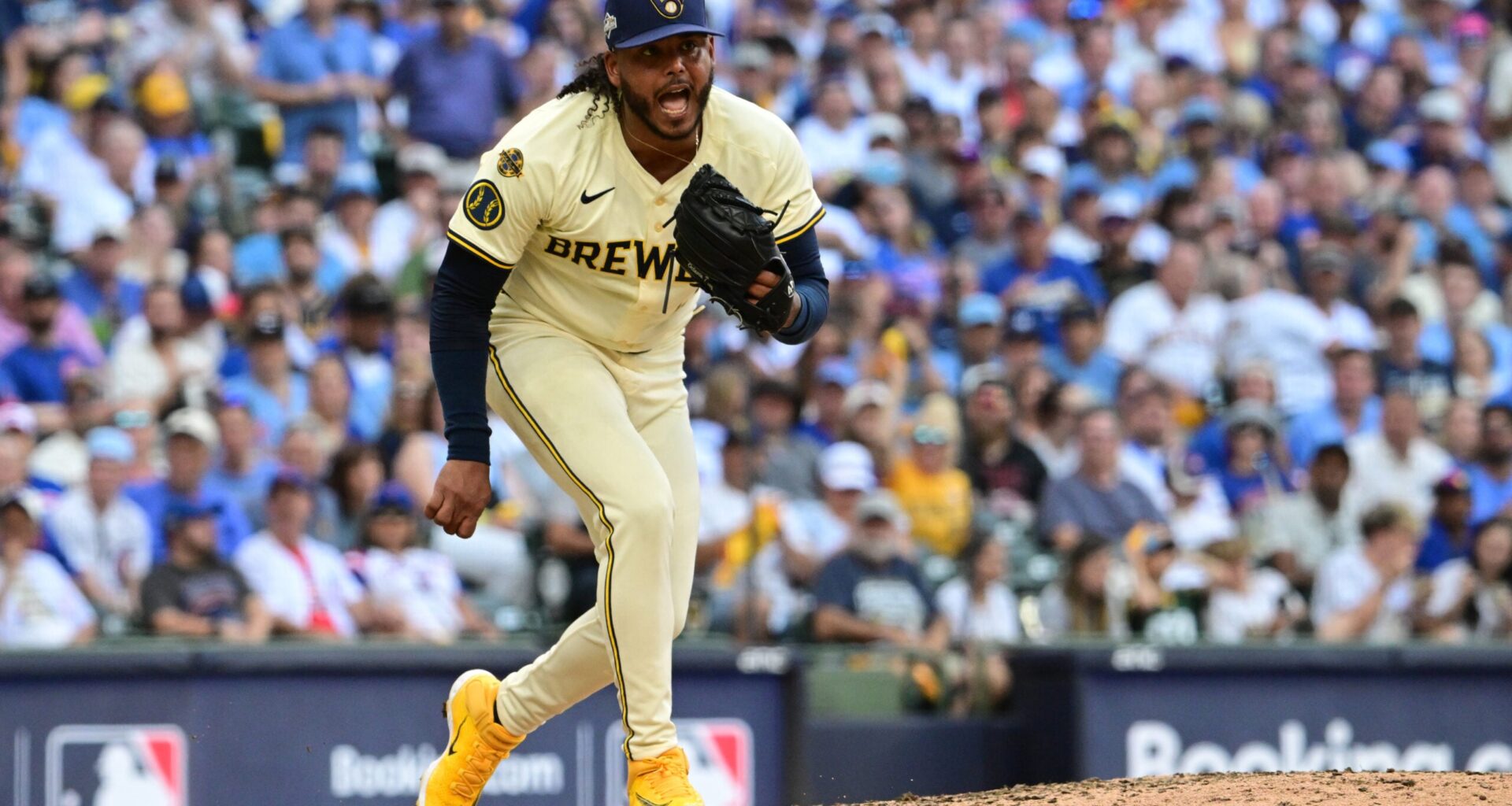 Cody Bellinger signing could spark a bidding war between Yankees and Mets for Brewers ace