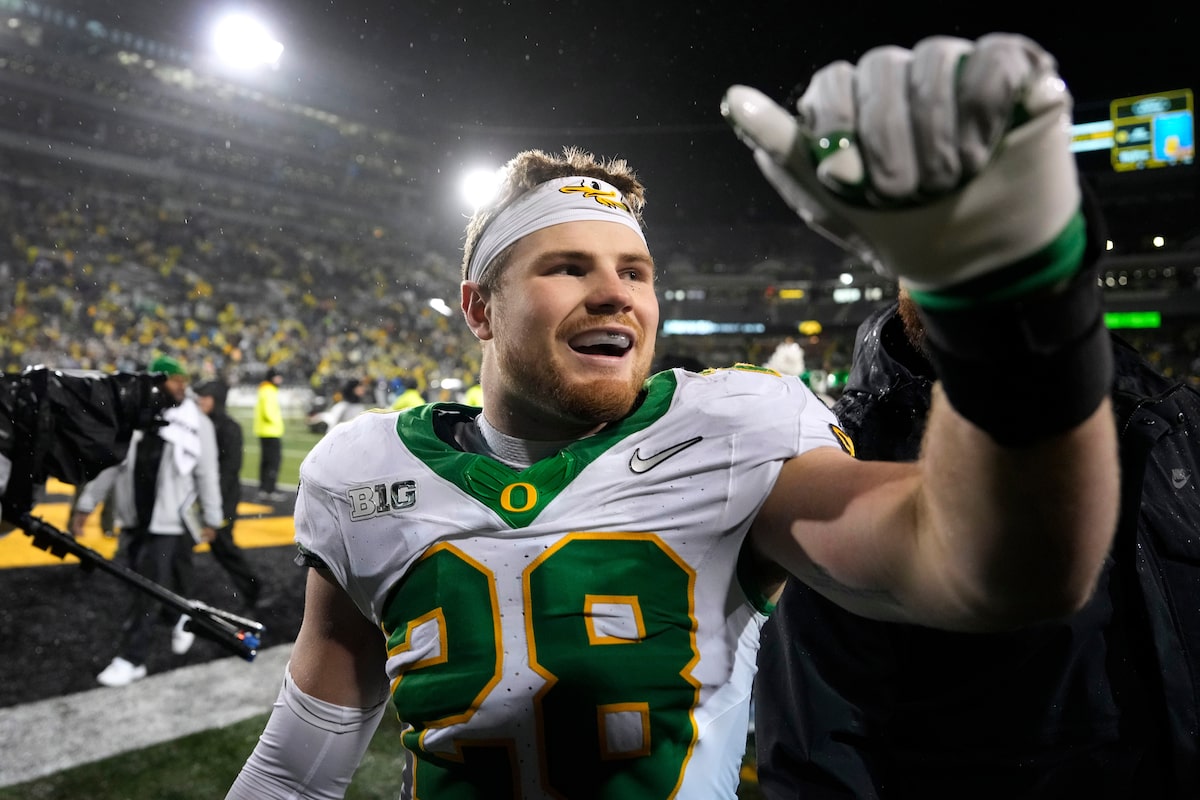 A Houston Astros prospect, Oregon’s Bryce Boettcher is focused on a CFP title