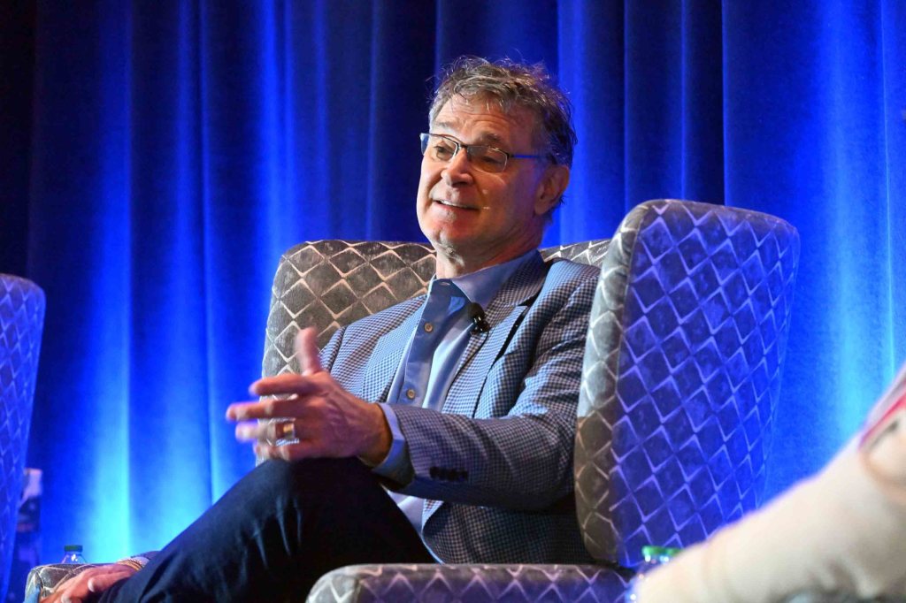 Former Yankee All-Star Don Mattingly joins the Phillies as their bench coach