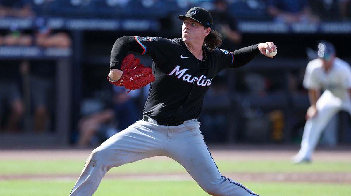 Miami Marlins starting pitcher Ryan Weathers (35) throws a pitch against the Tampa Bay Rays in the third inning at George M. Steinbrenner Field.
