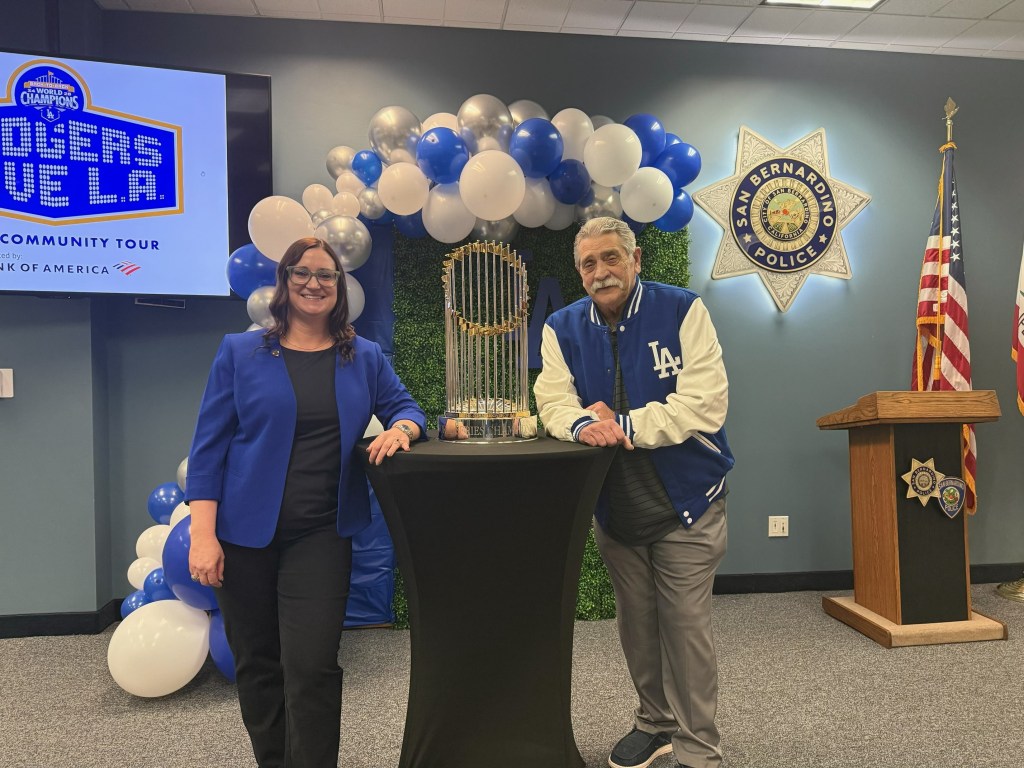 San Bernardino police get glimpse of Dodgers’ World Series trophy – San Bernardino Sun