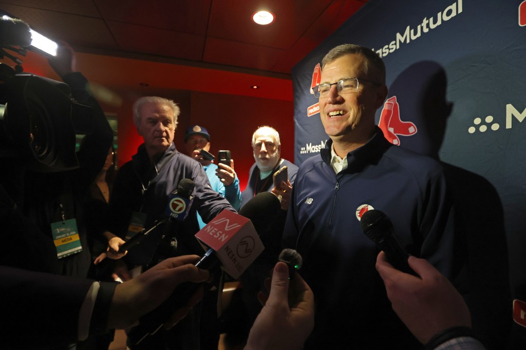 Red Sox CEO expresses support for free agent signing deadline