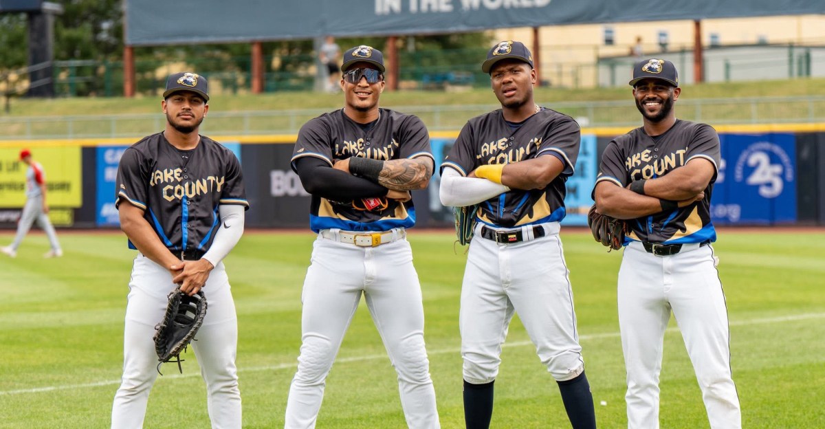 Painting the Corner - From Screen to Field