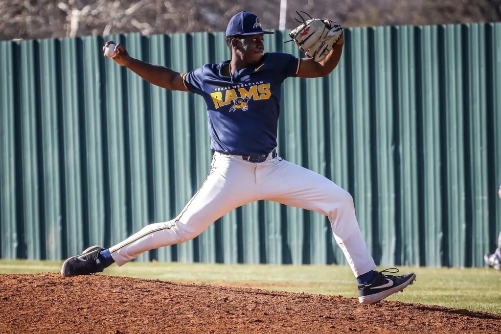 Tigers throw minor-league lifeline to former Warren Mott pitcher Jalen Evans – Macomb Daily