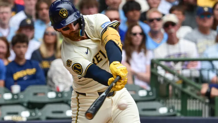 Giants sign $1.6 million free agent catcher to contract image