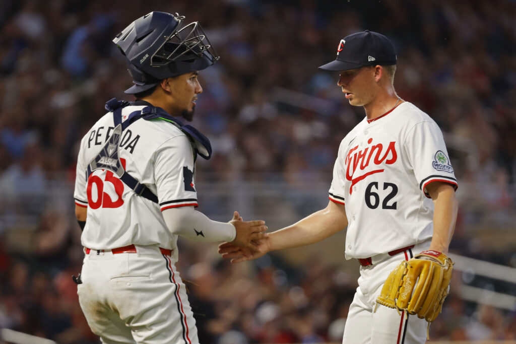 Twins DFA Pierson Ohl, Jhonny Pereda